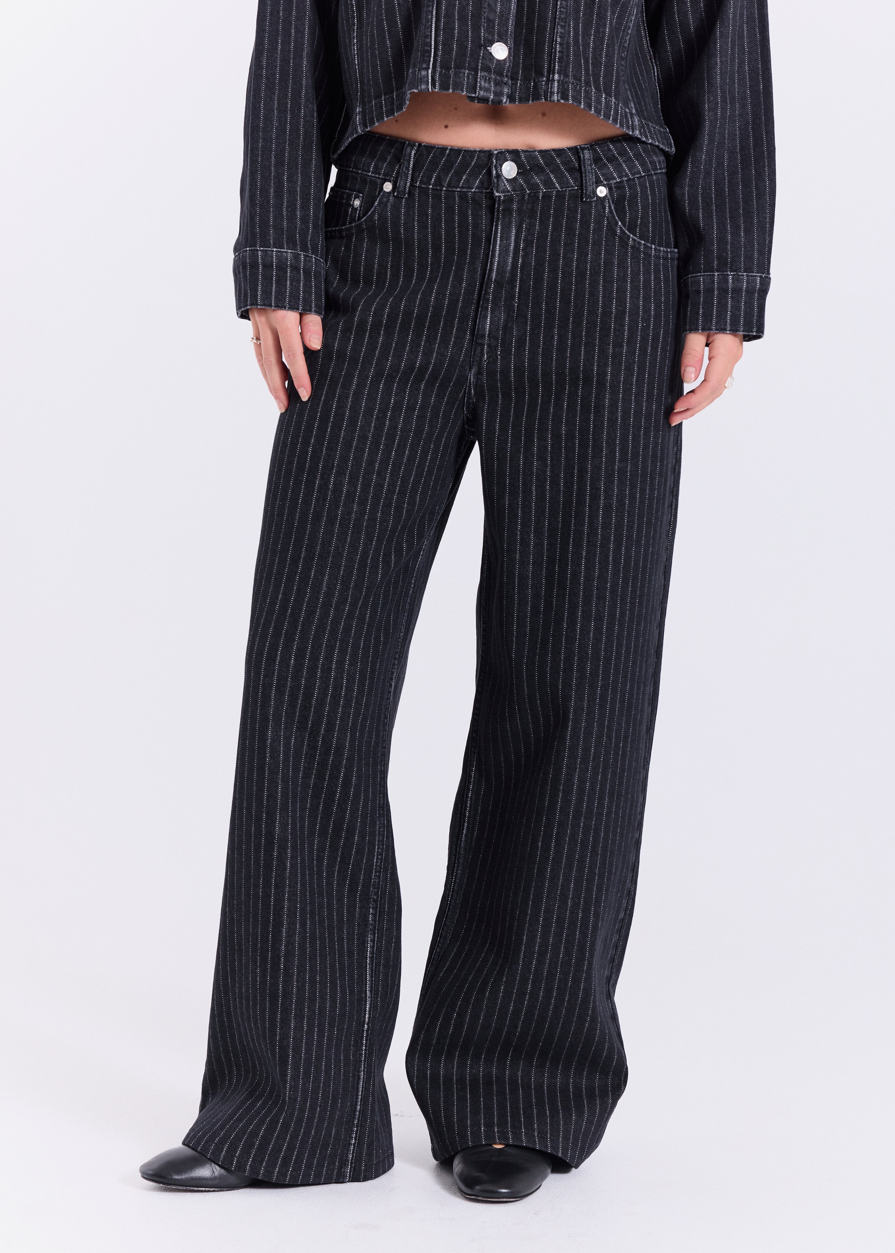 NORR Hannali AOP wide jeans Pants Black Pinstripe