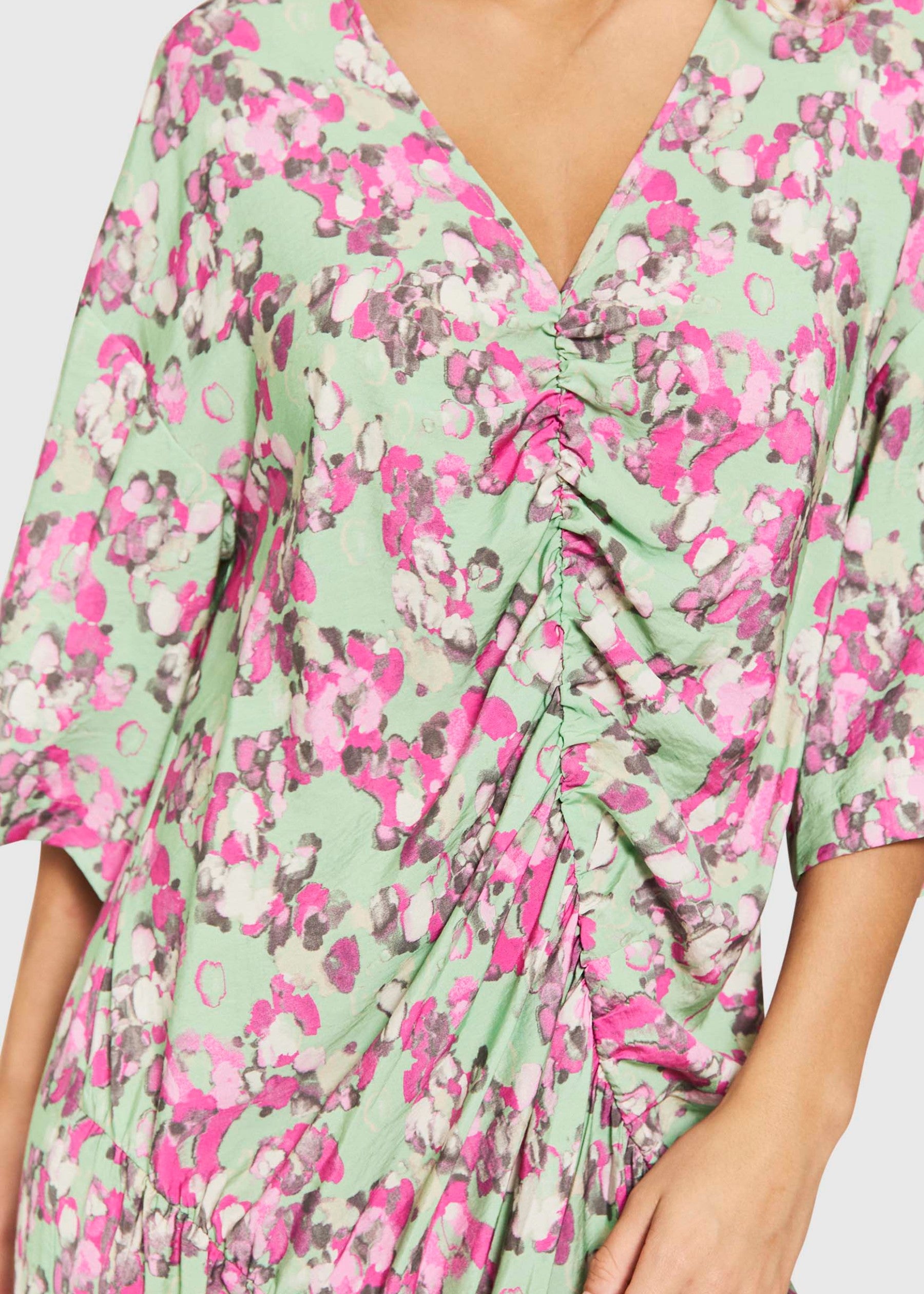 NORR Alyssa V-neck dress Dresses Meadow print