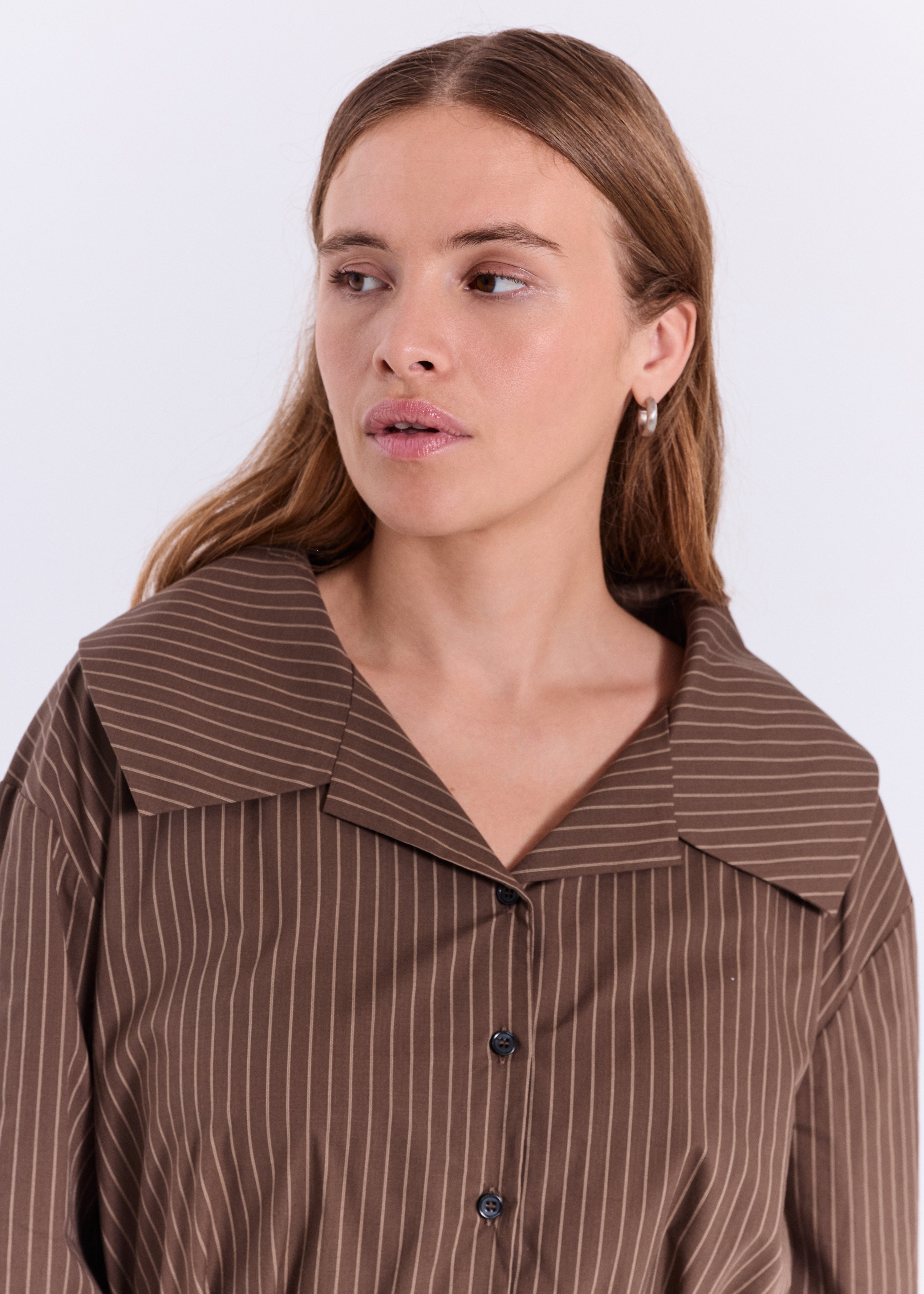 NORR Augusta wide collar shirt Shirts Dark Brown with Stripes