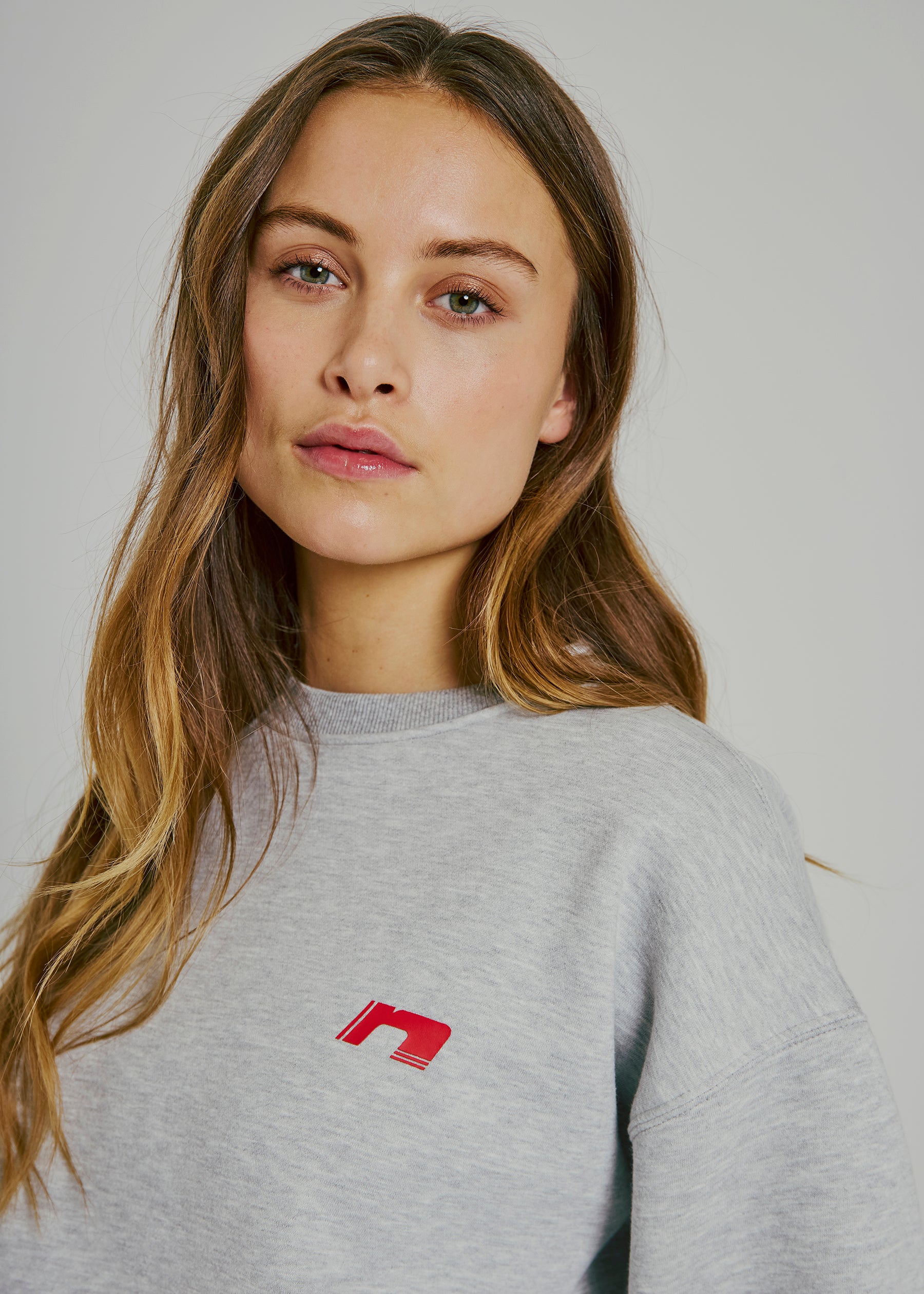 NORR Daphine sweat top Tops Light grey w. red print