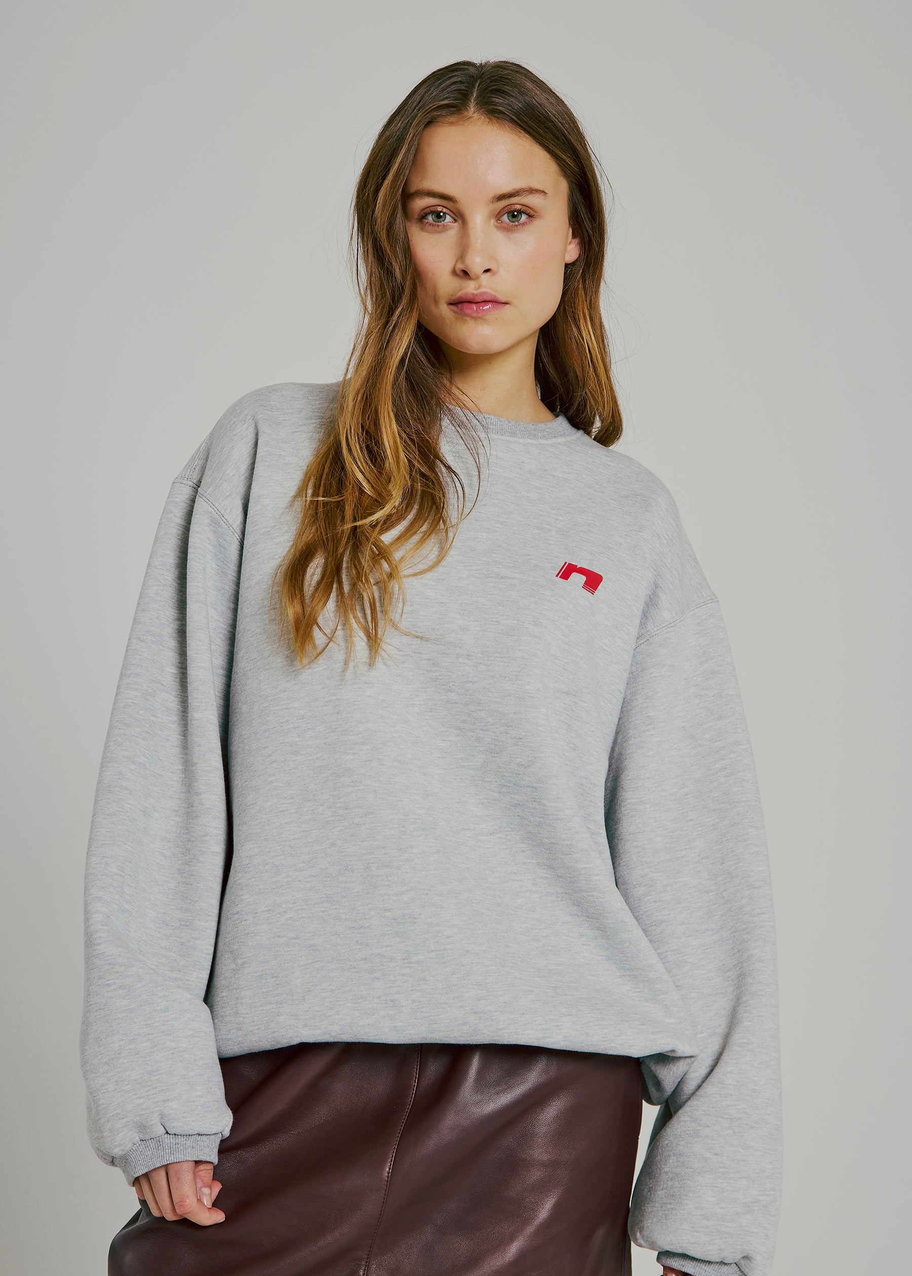 NORR Daphine sweat top Tops Light grey w. red print
