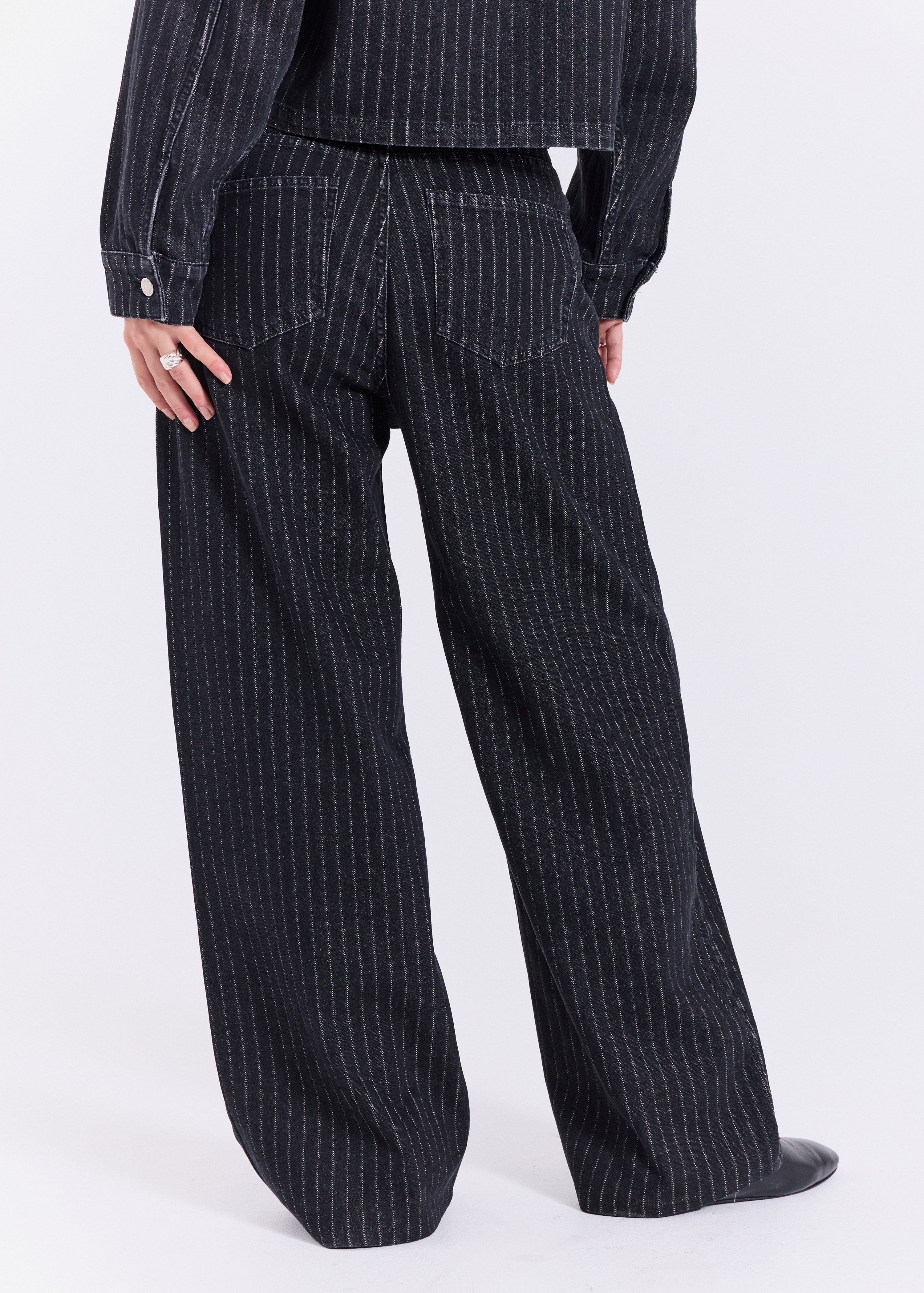 NORR Hannali AOP wide jeans Pants Black Pinstripe