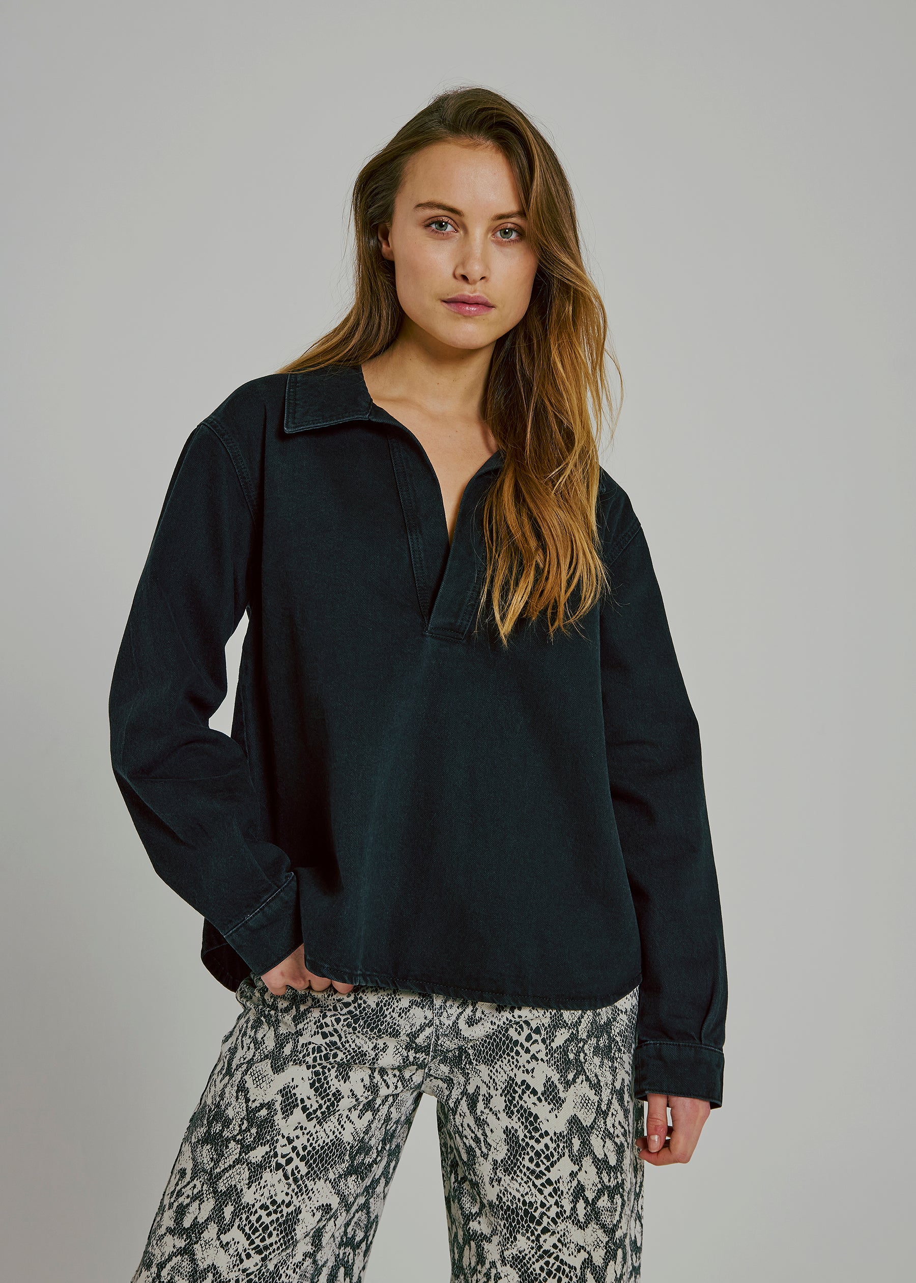 NORR Hannali v-neck denim top Tops Black washed