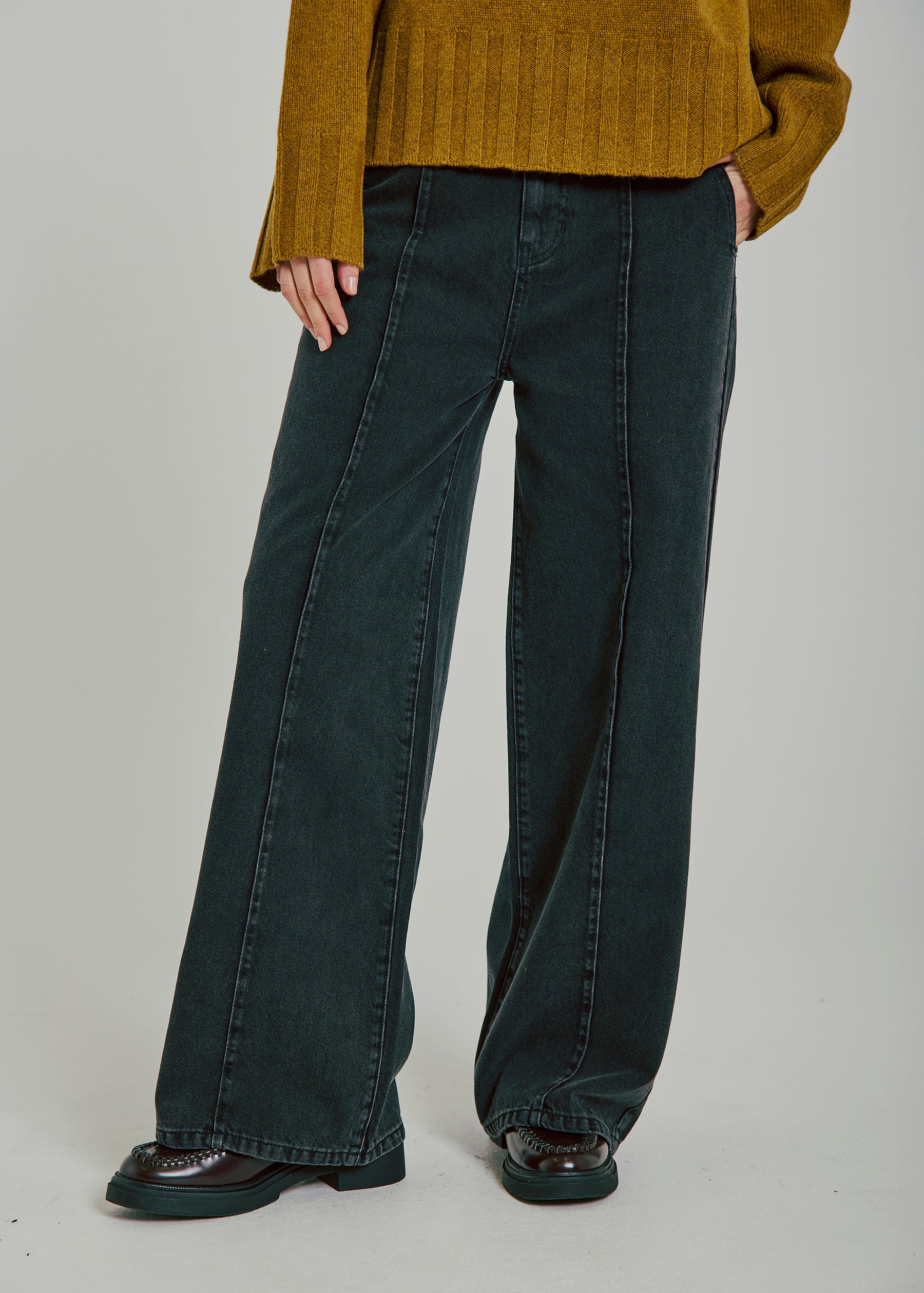 NORR Kenzie pintuck wide jeans Pants Black washed