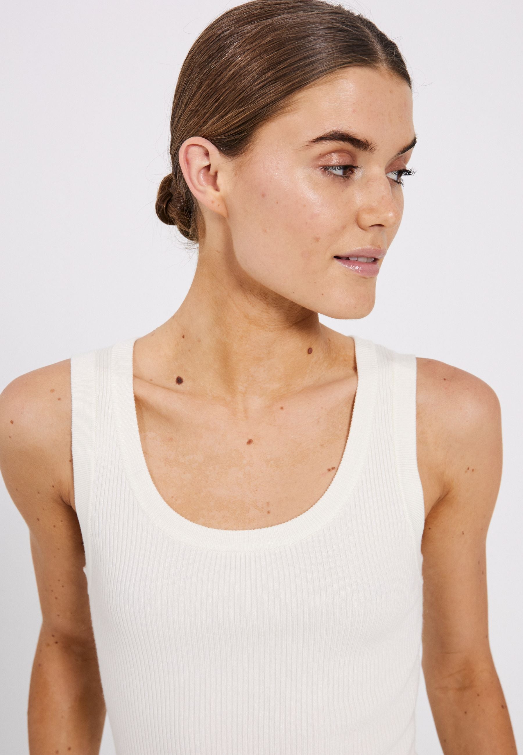 NORR Sherry U-neck knit tank Tops Off-white