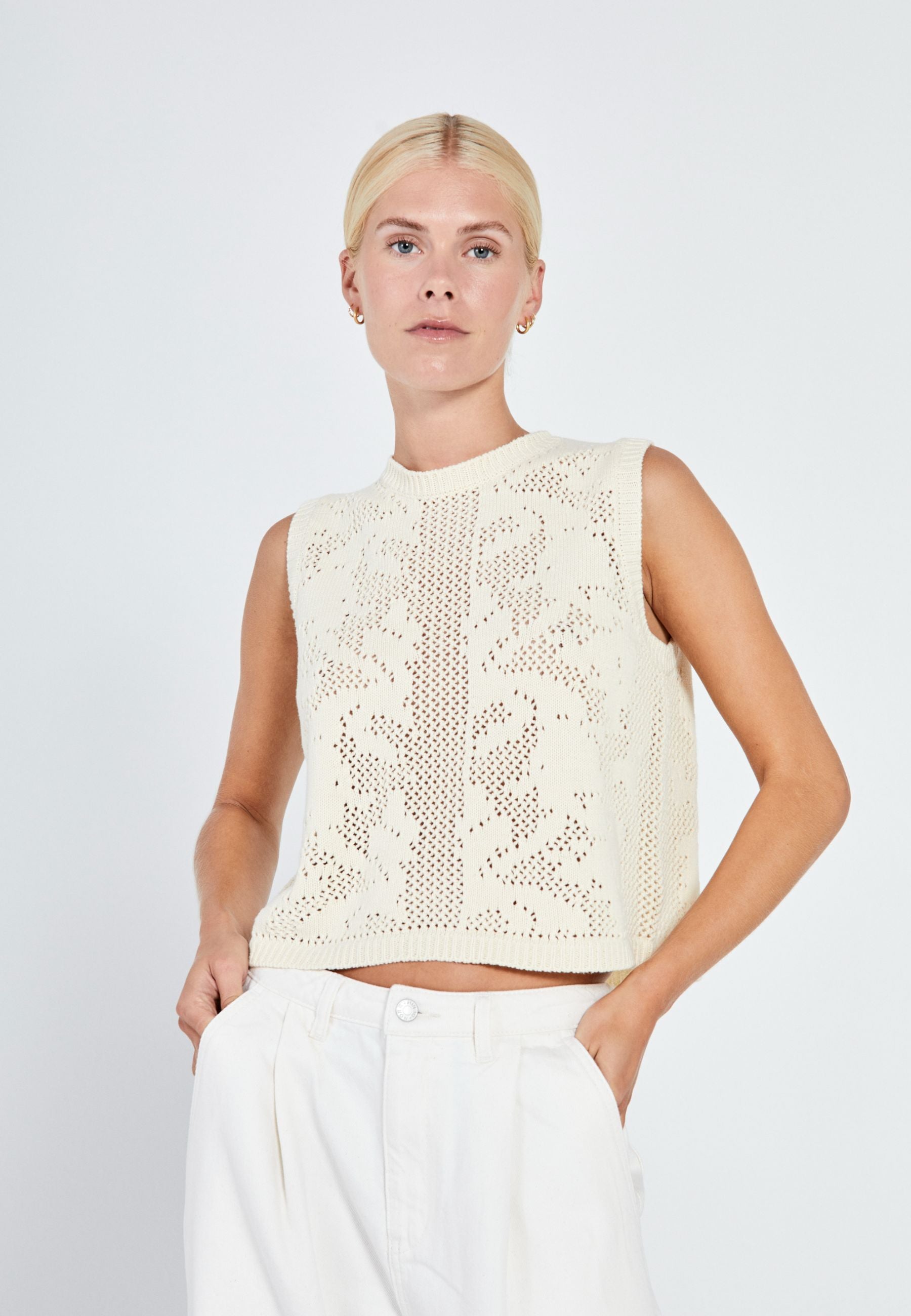 NORR Stilla Crochet knit tank Tops Off-white